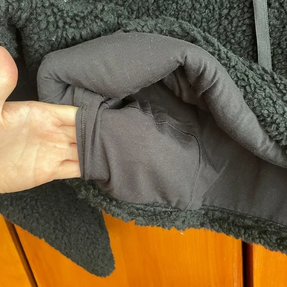 Lululemon black sherpa pullover sweater NWOT - Picture 5 of 5